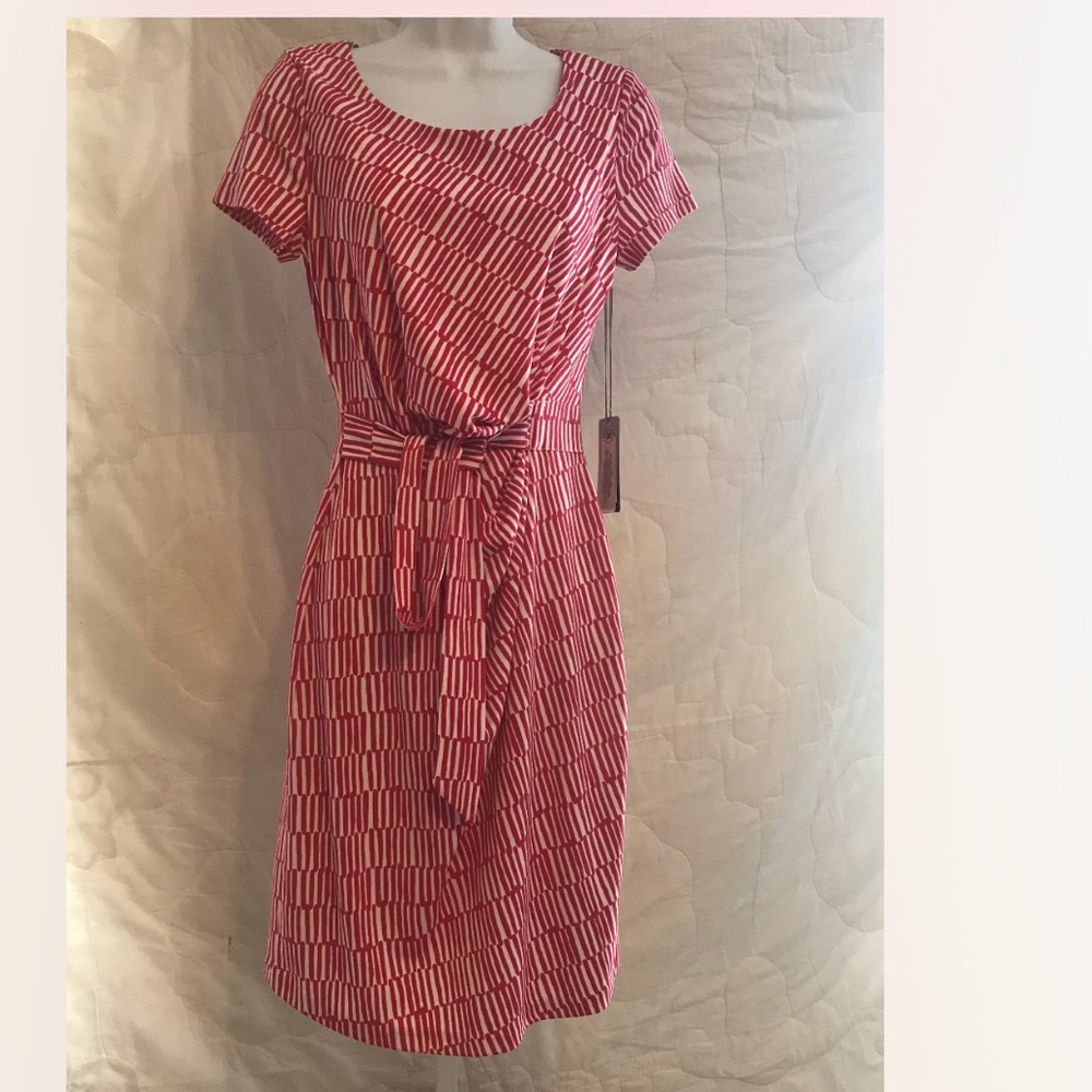 Not your daughters NWT Red geo print FAUX WRAP SHORT SLEEVE DRESS - Picture 1 of 3